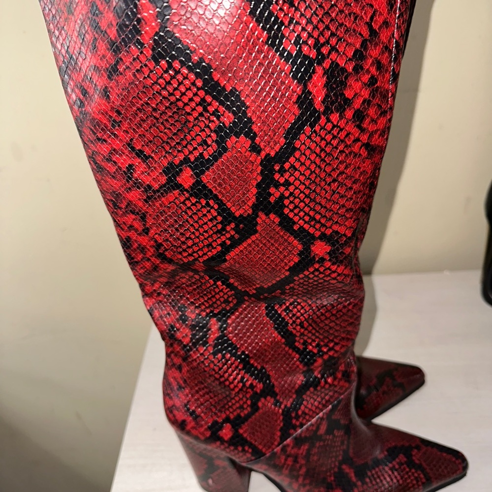 JLO SNAKE SKIN LEATHER BOOTS